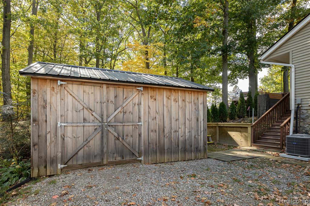 319 Parkway Drive, Attica, MI 48412 — Photo 8