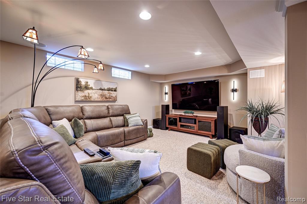 4950 Whitlow Court, Commerce Twp, MI 48382 — Photo 38