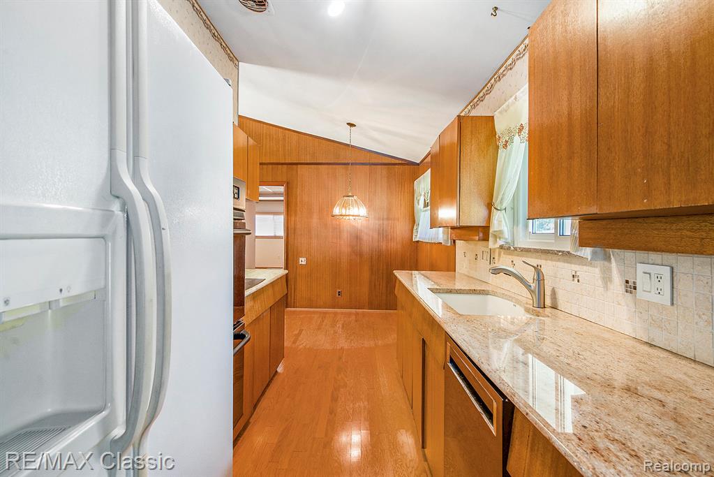 9304 Morrison Avenue, Plymouth, MI 48170 — Photo 5