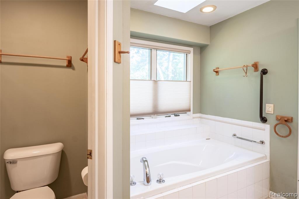 11410 Tall Shadows Court, Pinckney, MI 48169 — Photo 23