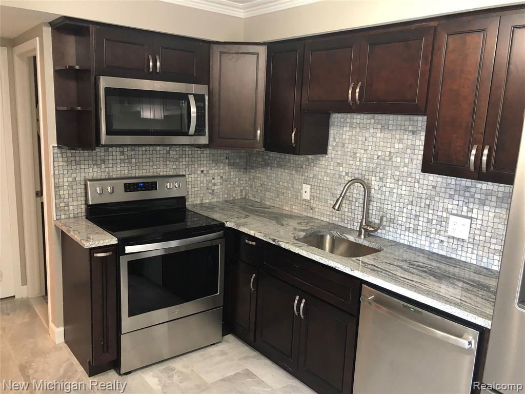8201 Kennedy Circle, 4, Warren, MI 48093 — Photo 9
