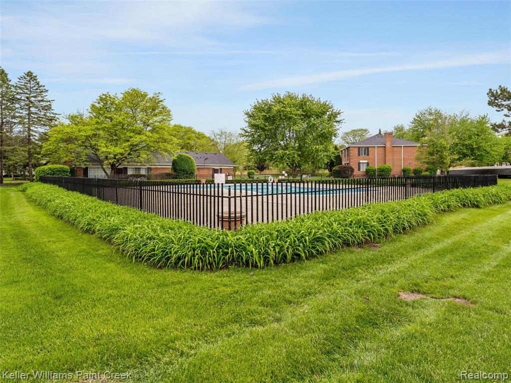 685 E Fox Hills Drive, 67, Bloomfield Hills, MI 48304 — Photo 21