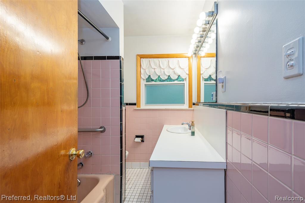 6346 Donaldson Drive, Troy, MI 48085 — Photo 16