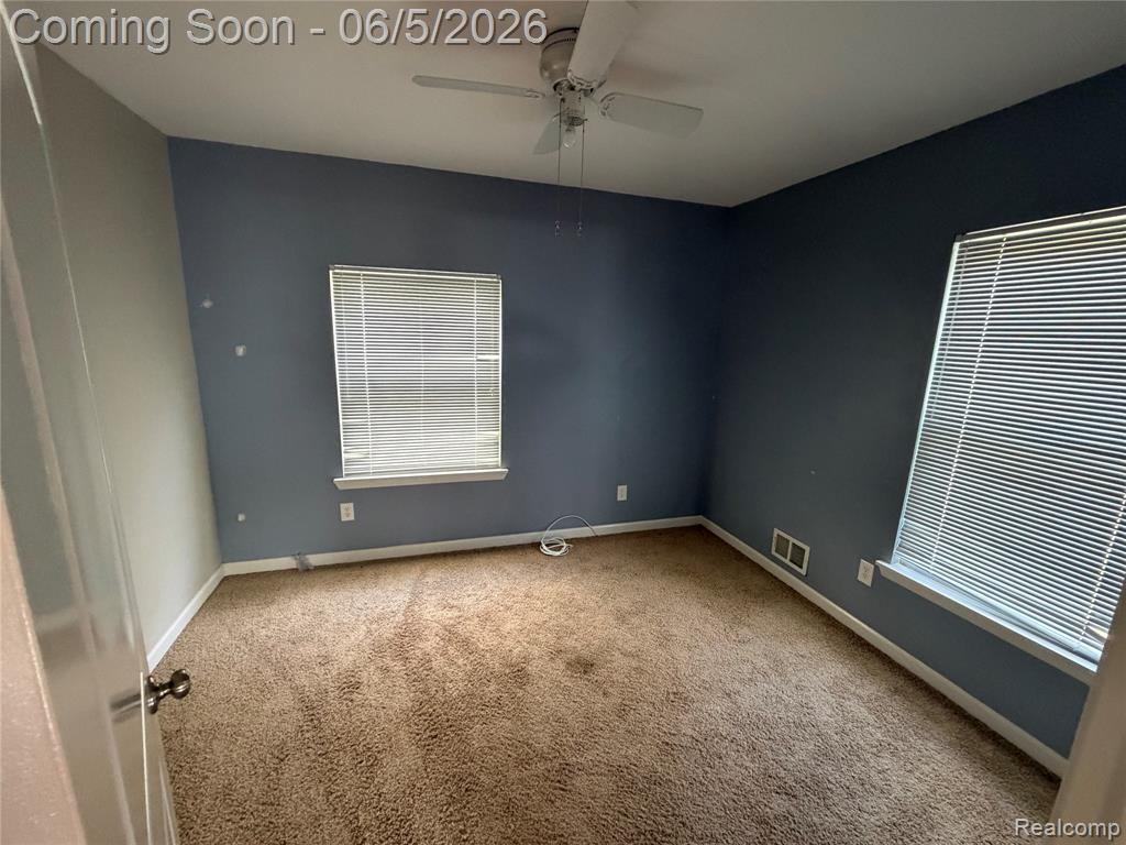 47 Osceola Drive, Pontiac, MI 48341 — Photo 12