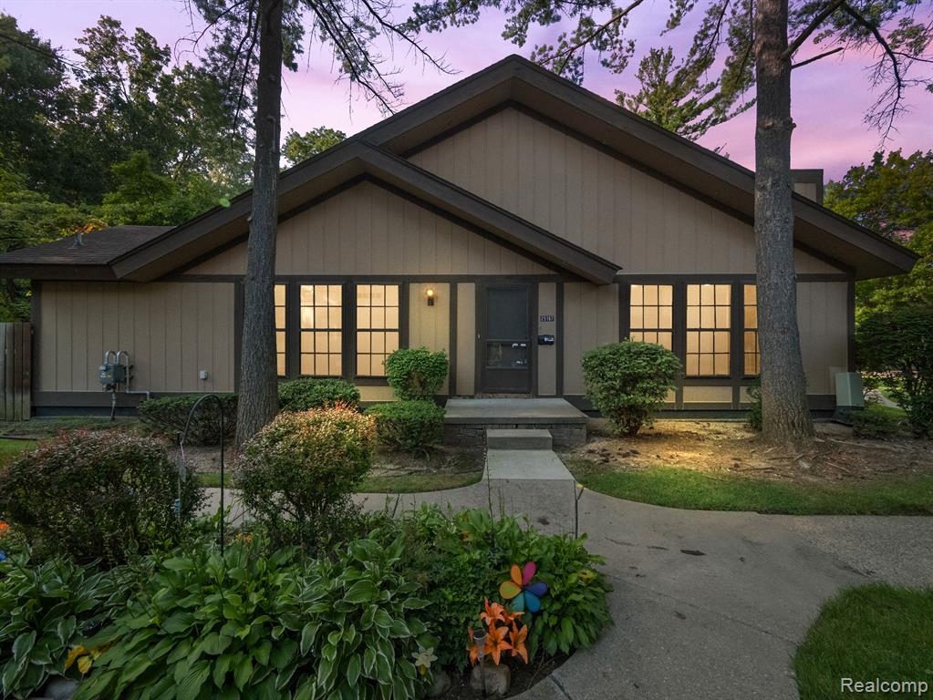 25167 GREENBROOKE Drive, Southfield, MI 48033 — front exterior