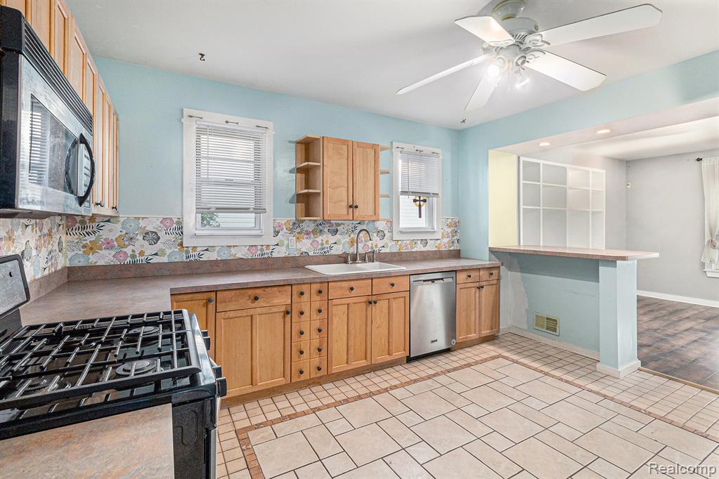 92 Gallup Street, Mount Clemens, MI 48043 — Photo 12