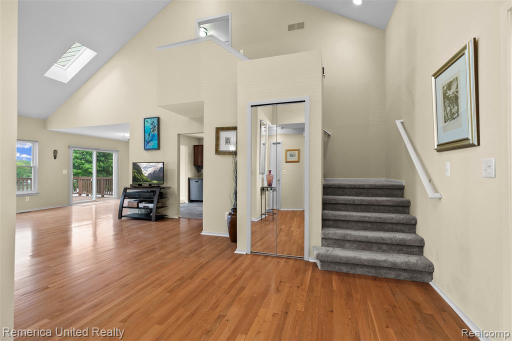 450 Berry Lake Drive, Commerce Twp, MI 48390 — Photo 5