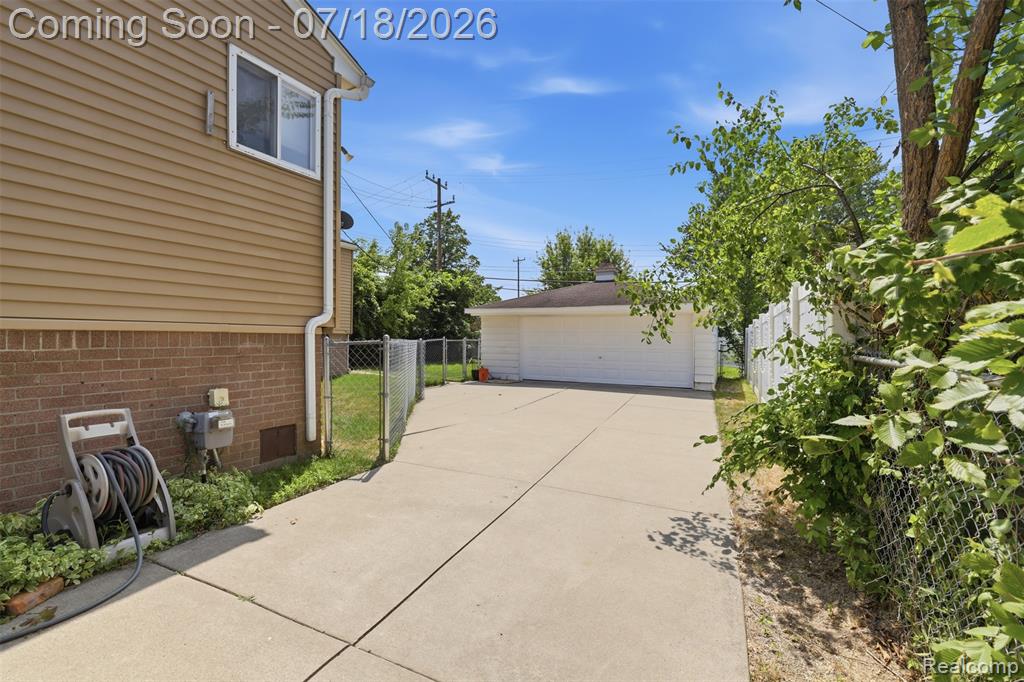 8825 Nebraska Street, Livonia, MI 48150 — Photo 41