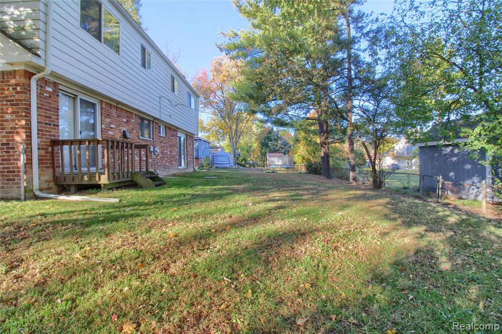 8650 Buffalo Drive, Commerce Twp, MI 48382 — Photo 37