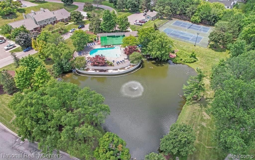 38959 COUNTRY Circle, Farmington Hills, MI 48331 — Photo 30