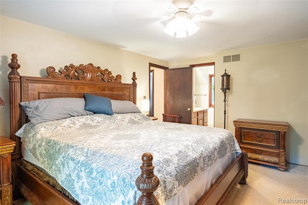 55535 WOODY Lane, South Lyon, MI 48178 — Photo 21
