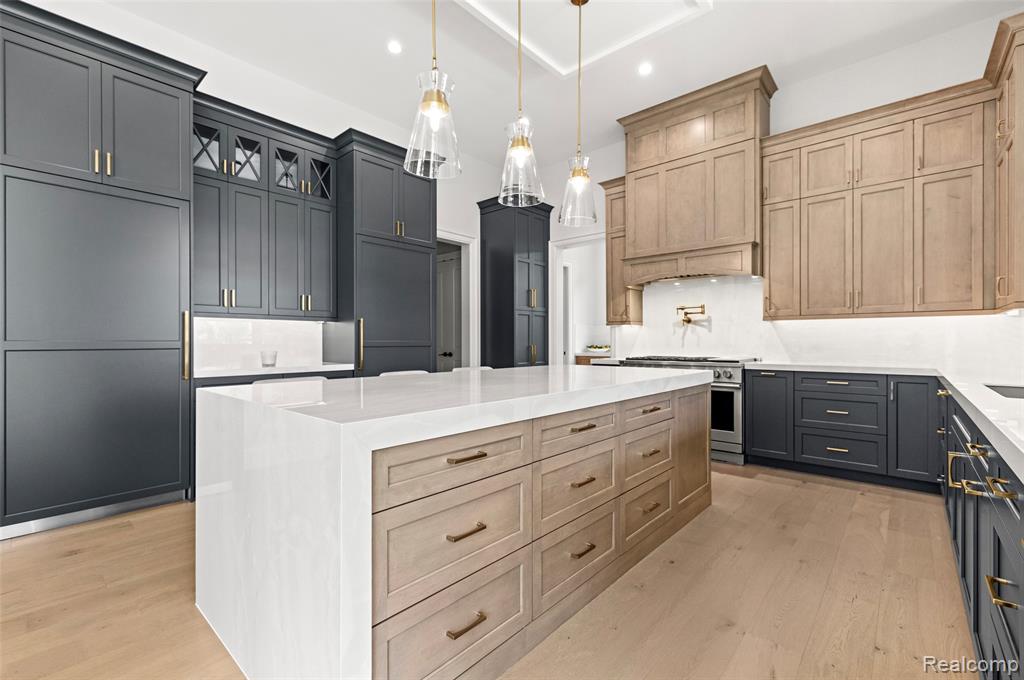 4592 Pinnacle Boulevard, Rochester, MI, 48306