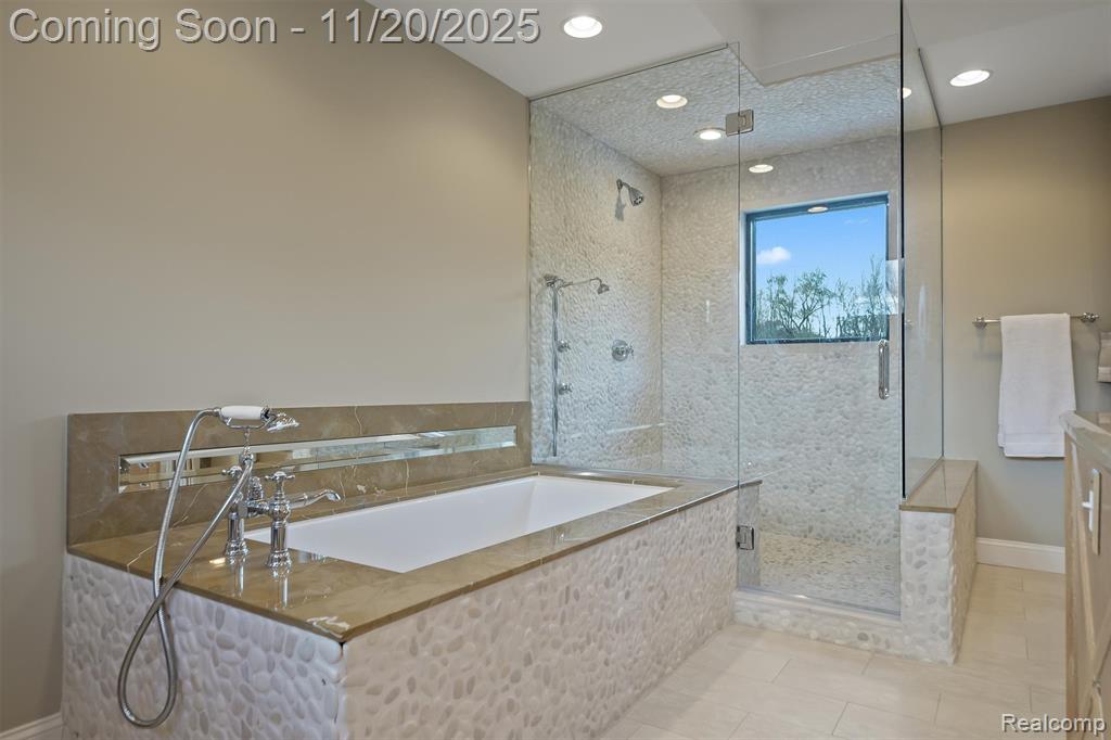 5764 Bloomfield Glens Road, West Bloomfield, MI — Photo 21