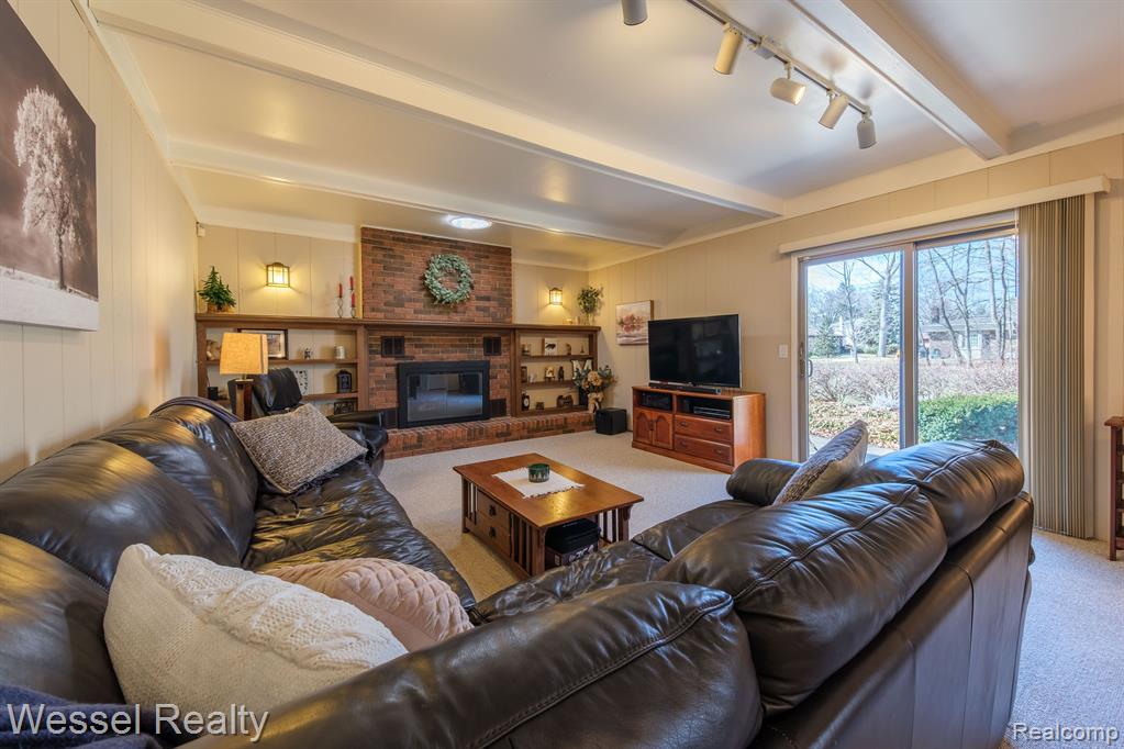 47829 BEN FRANKLIN Drive, Shelby Twp, MI 48315 — Photo 12