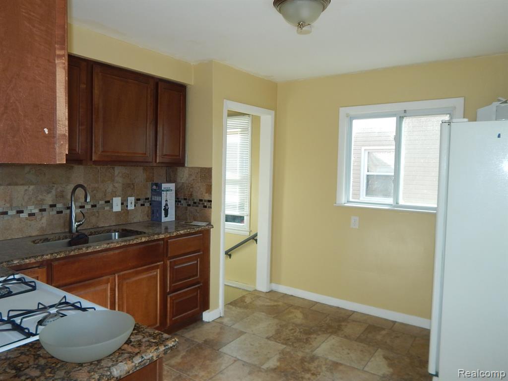 6868 Norborne Avenue, Dearborn Heights, MI 48127 — Photo 15