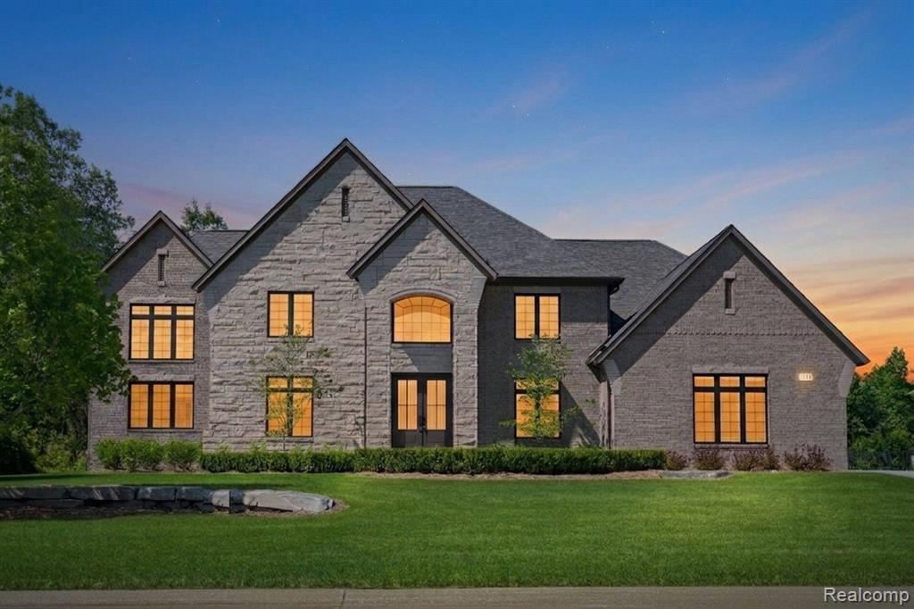 3836 Coachwood Lane, Rochester Hills, MI 48309