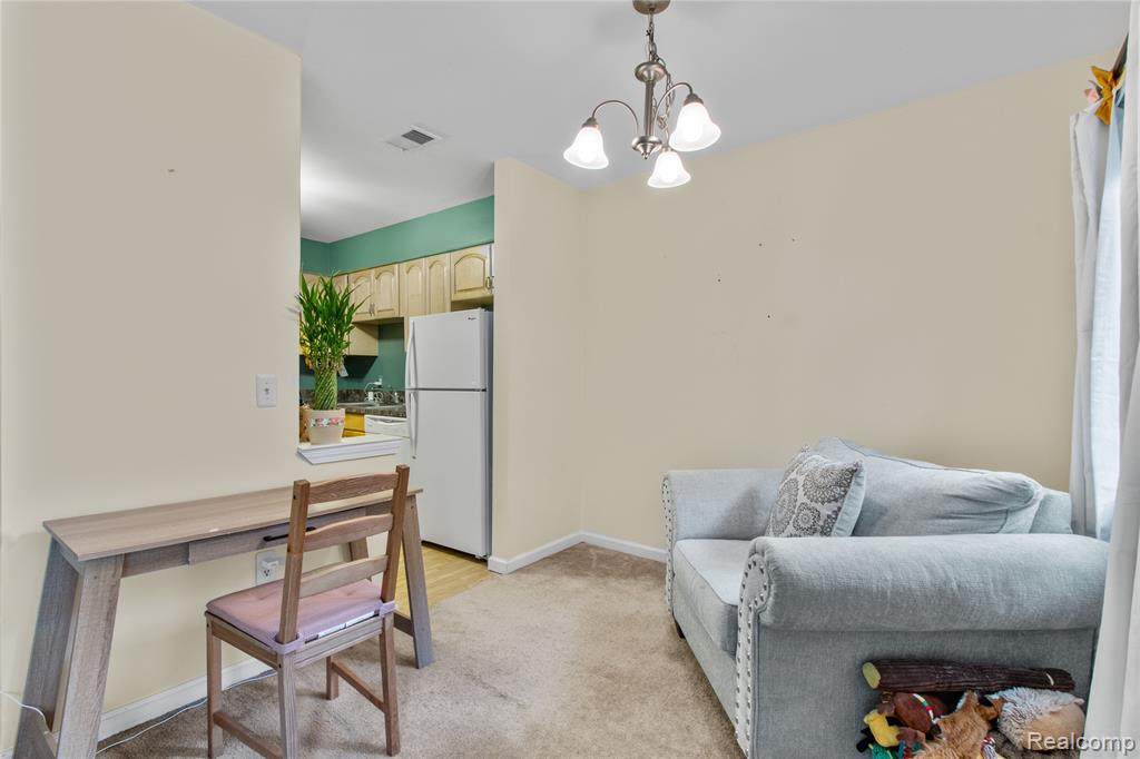 33905 Pondview Circle, Livonia, MI 48152 — Photo 14