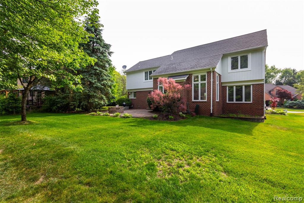 878 Dakota, Rochester Hills, MI 48307 — Photo 47