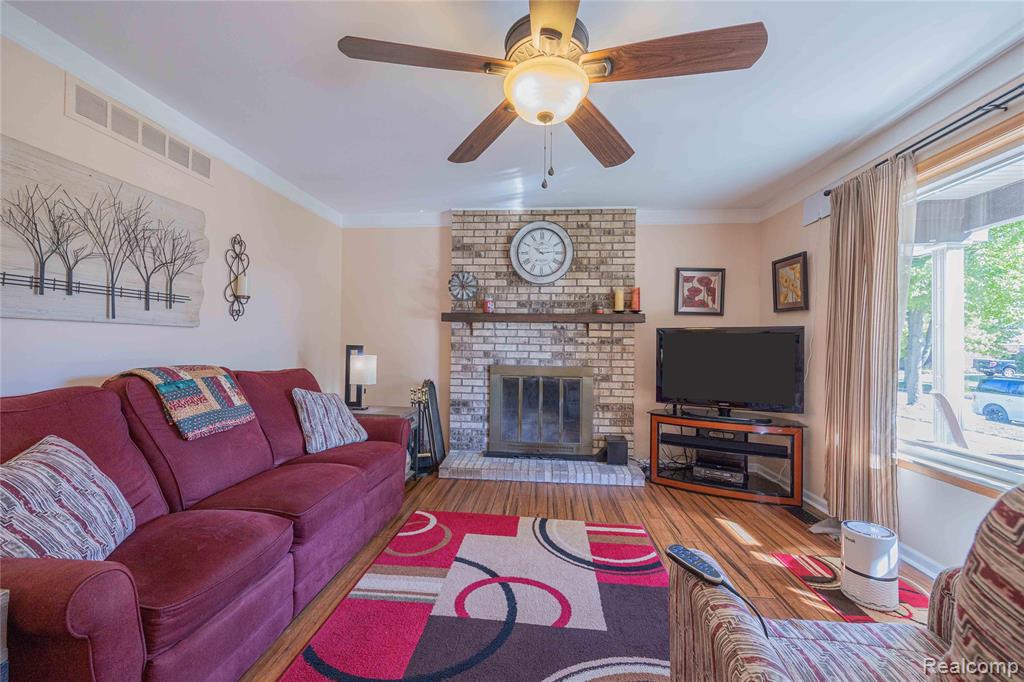 25298 Castlewood Drive, Woodhaven, MI 48183 — Photo 6
