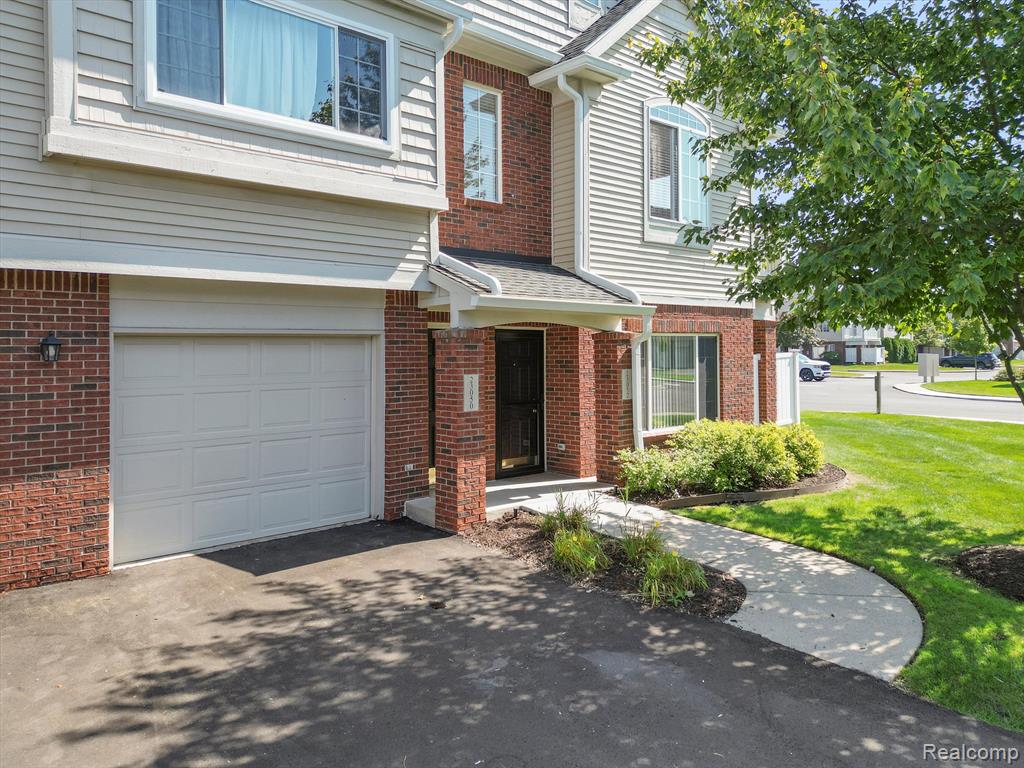 23050 FAIRLANE Boulevard, B 16, Woodhaven, MI 48183 — Photo 2