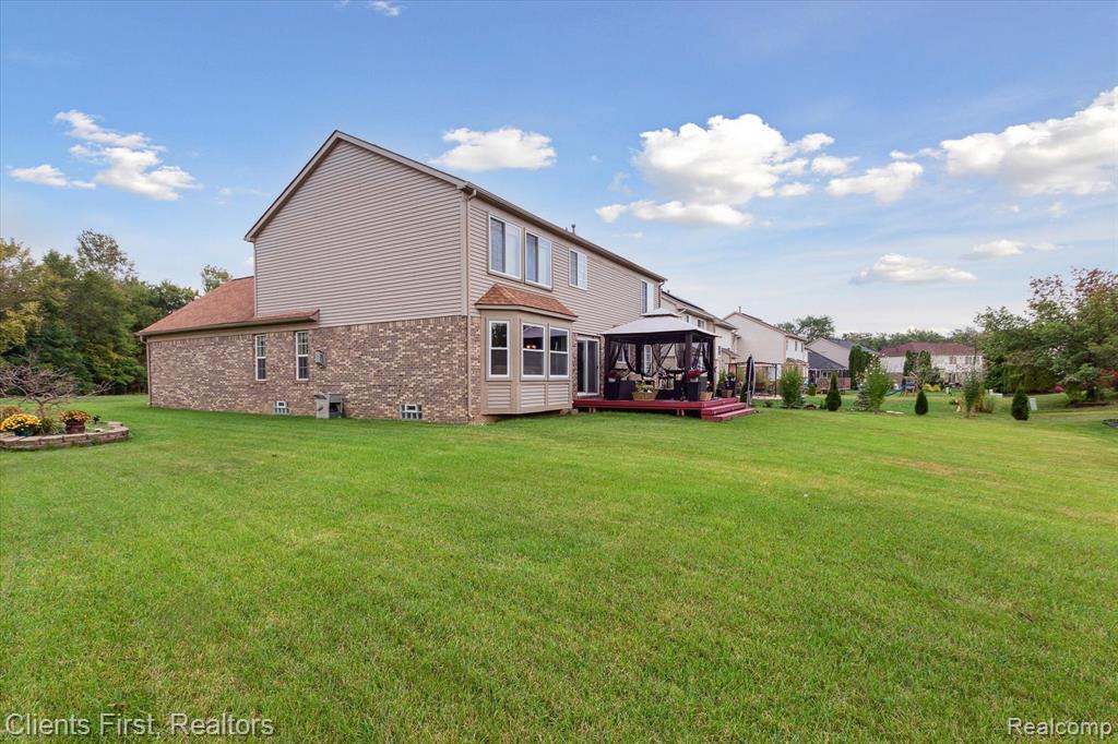 43872 N TIMBERVIEW Drive, Belleville, MI 48111 — Photo 42