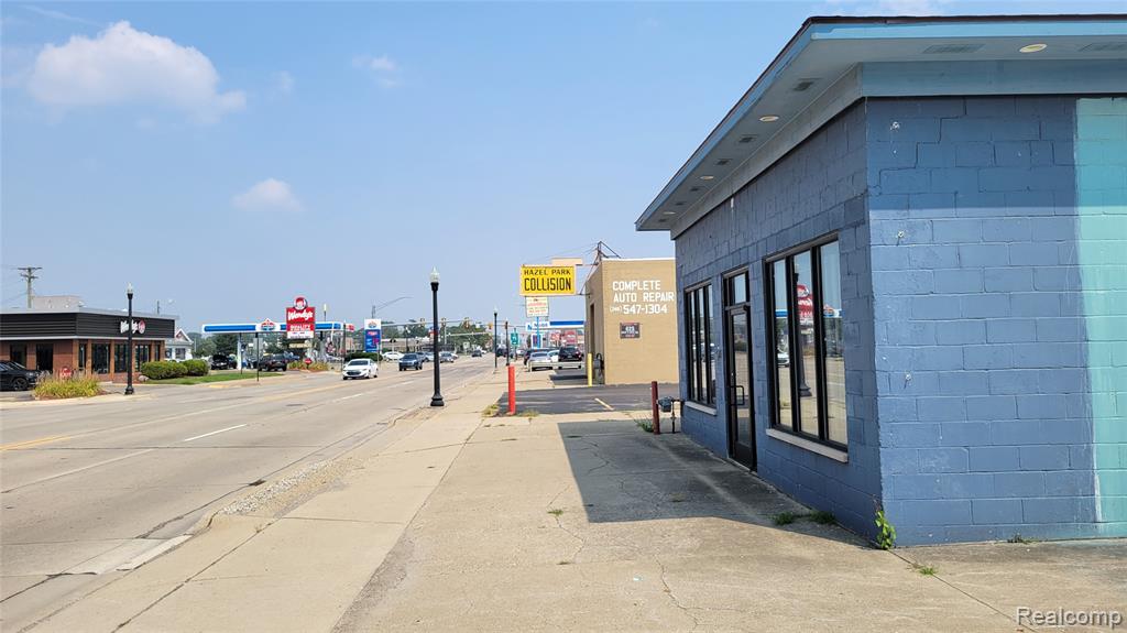 407 W 9 Mile Road, Hazel Park, MI 48030 — Photo 3