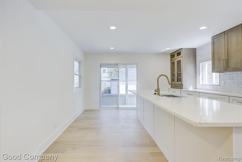 23 Fairwood Boulevard, Pleasant Ridge, MI — Photo 11