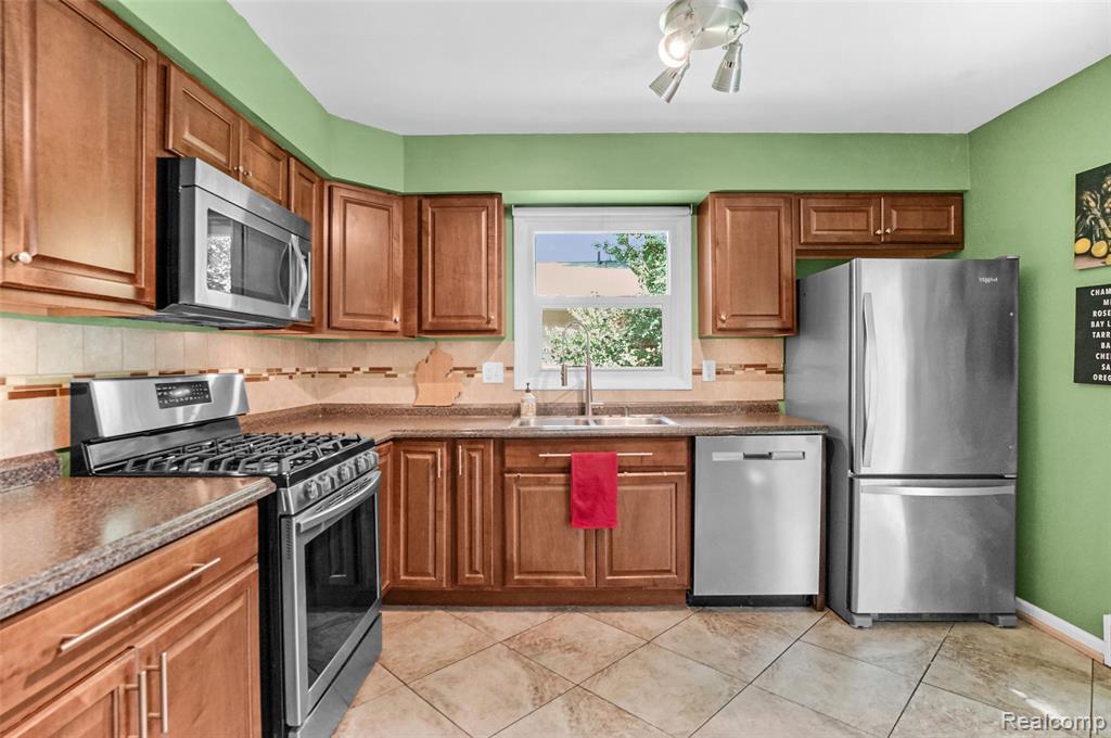 4714 Butler Drive, Troy, MI 48085 — Photo 7