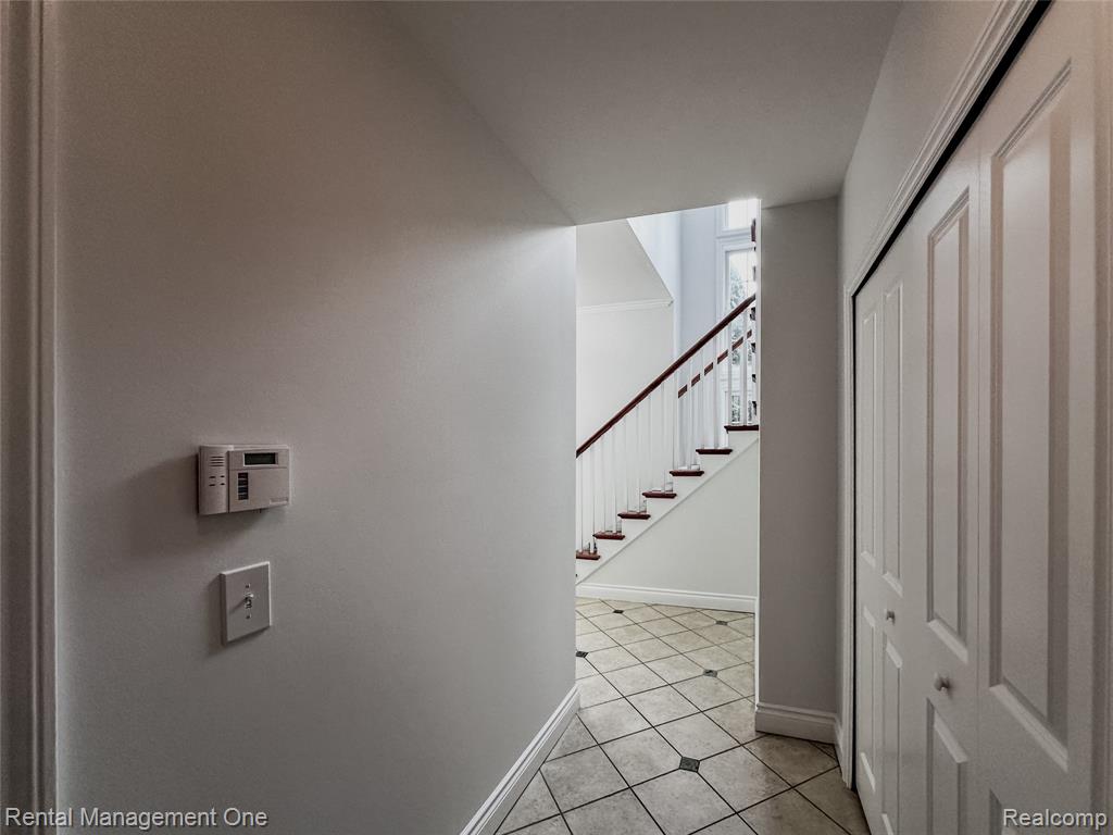 5742 PUTNAM Drive, West Bloomfield, MI 48323 — Photo 48