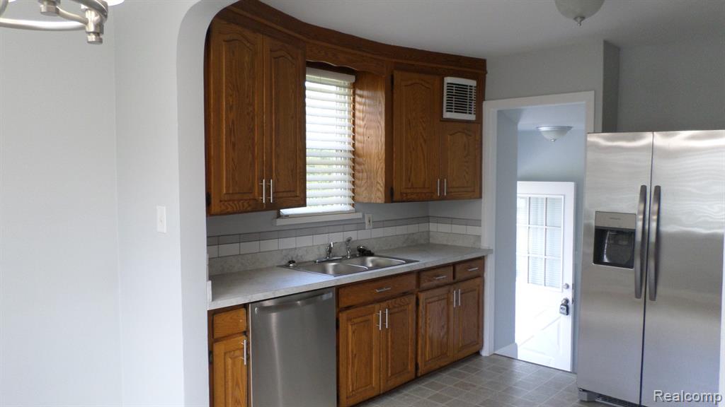 22463 Nevada Avenue, Eastpointe, MI 48021 — Photo 39