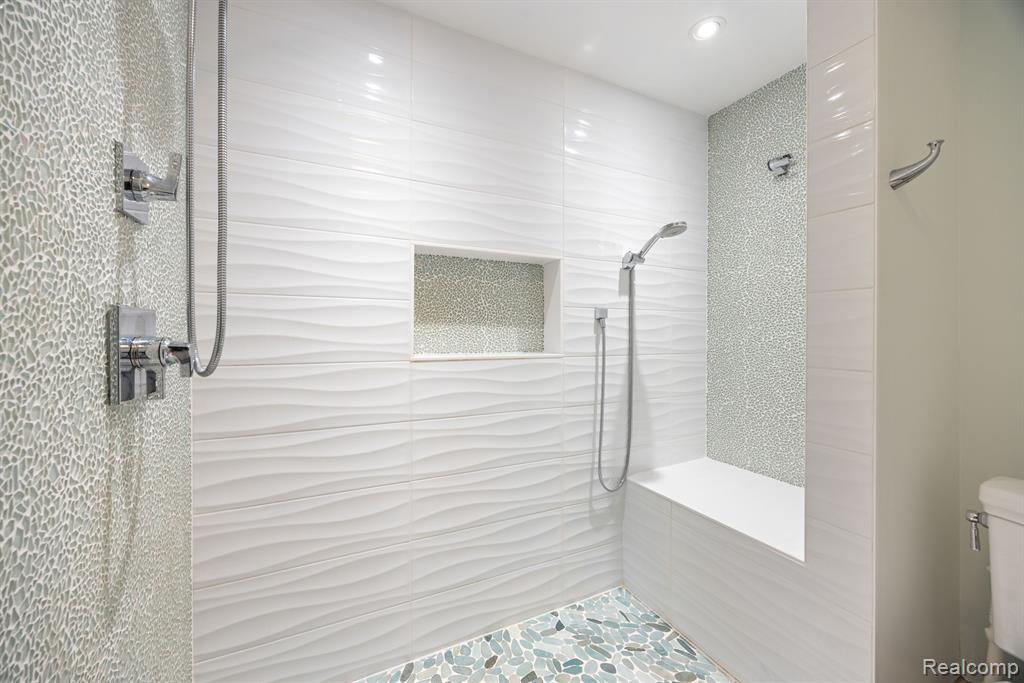 48041 BAYSHORE Drive, Belleville, MI 48111 — Photo 21
