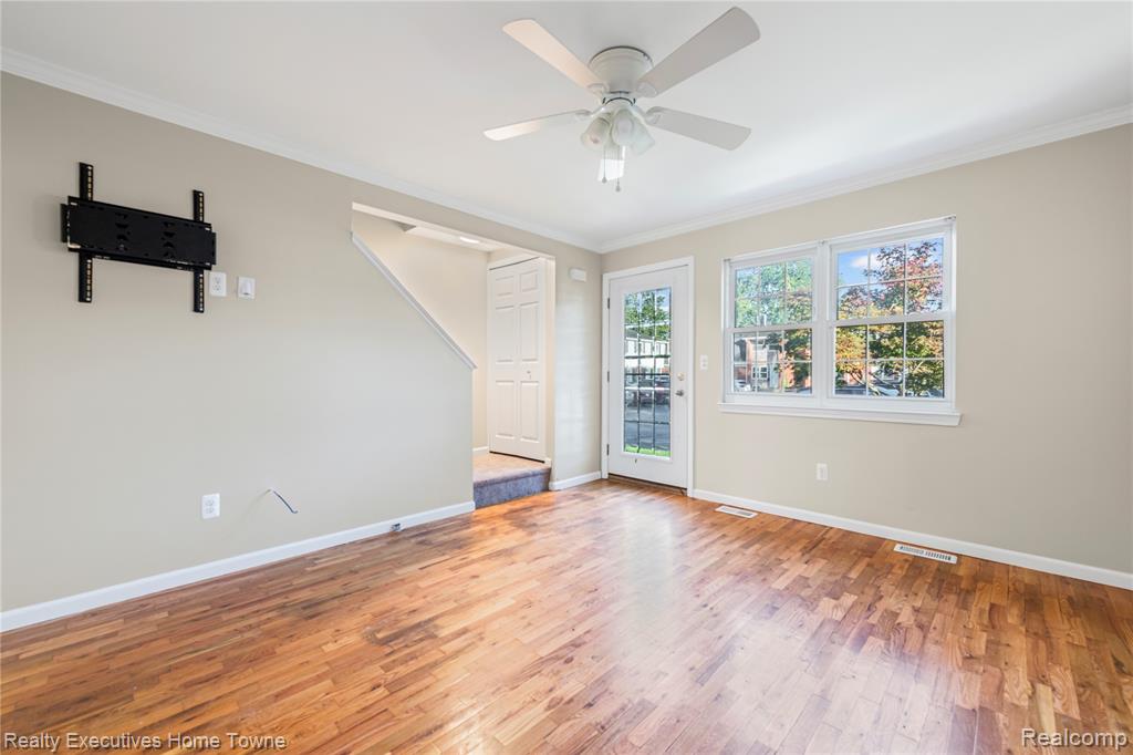 45709 Kensington, Utica, MI 48317 — Photo 7