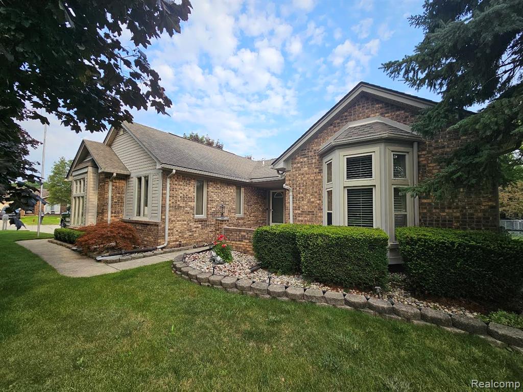 40026 Vachon Drive, Sterling Heights, MI 48313 — Photo 2