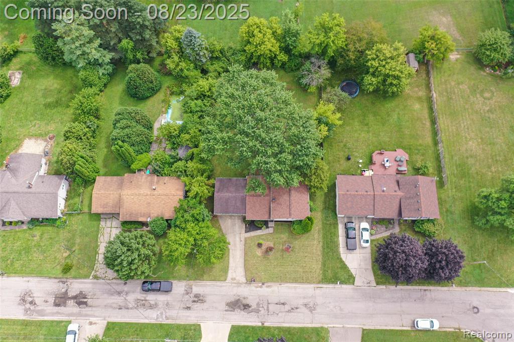 5443 Mancelona Drive, Grand Blanc, MI 48439 — Photo 32