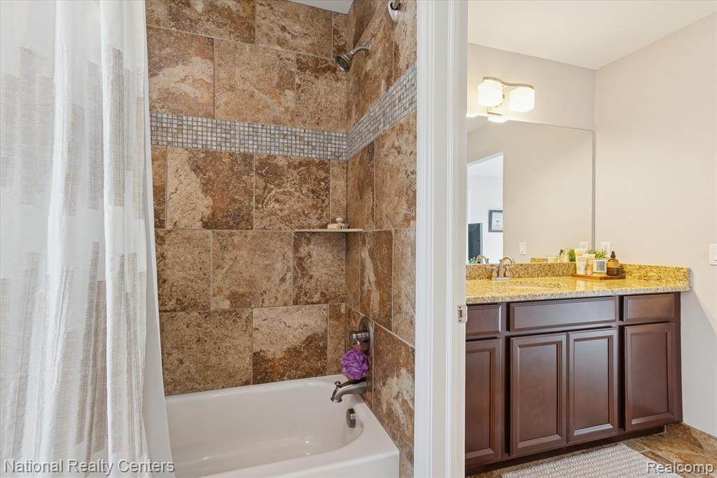 9888 Meadow View Court, Northville, MI 48167 — Photo 46