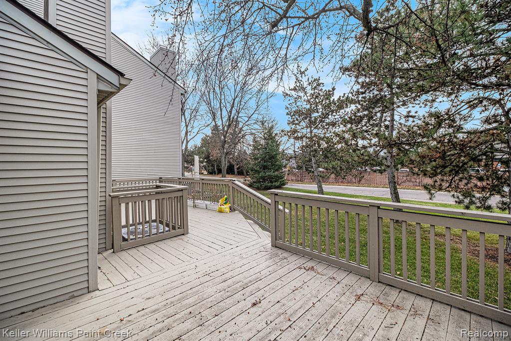 521 Oxford Court, Rochester Hills, MI 48307 — Photo 17