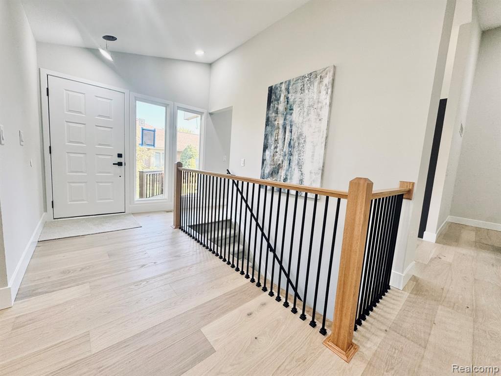 5616 Hillcrest Circle W, West Bloomfield, MI — Photo 5