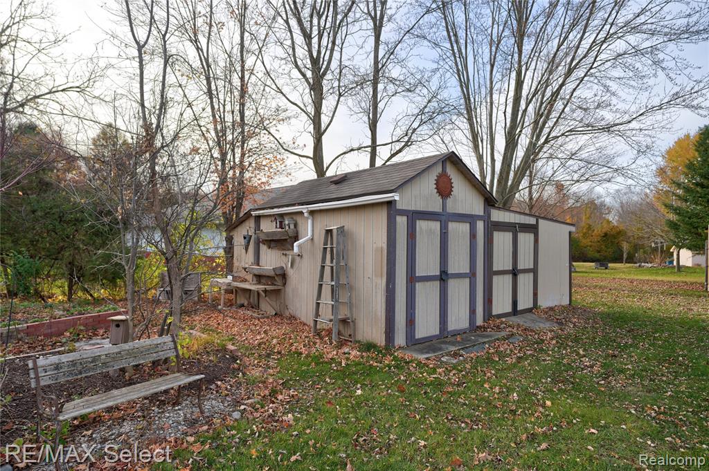 6571 River Road, Flushing, MI 48433 — Photo 15