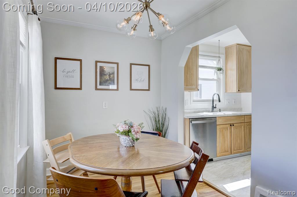 915 N Dorchester Avenue, Royal Oak, MI 48067 — Photo 8