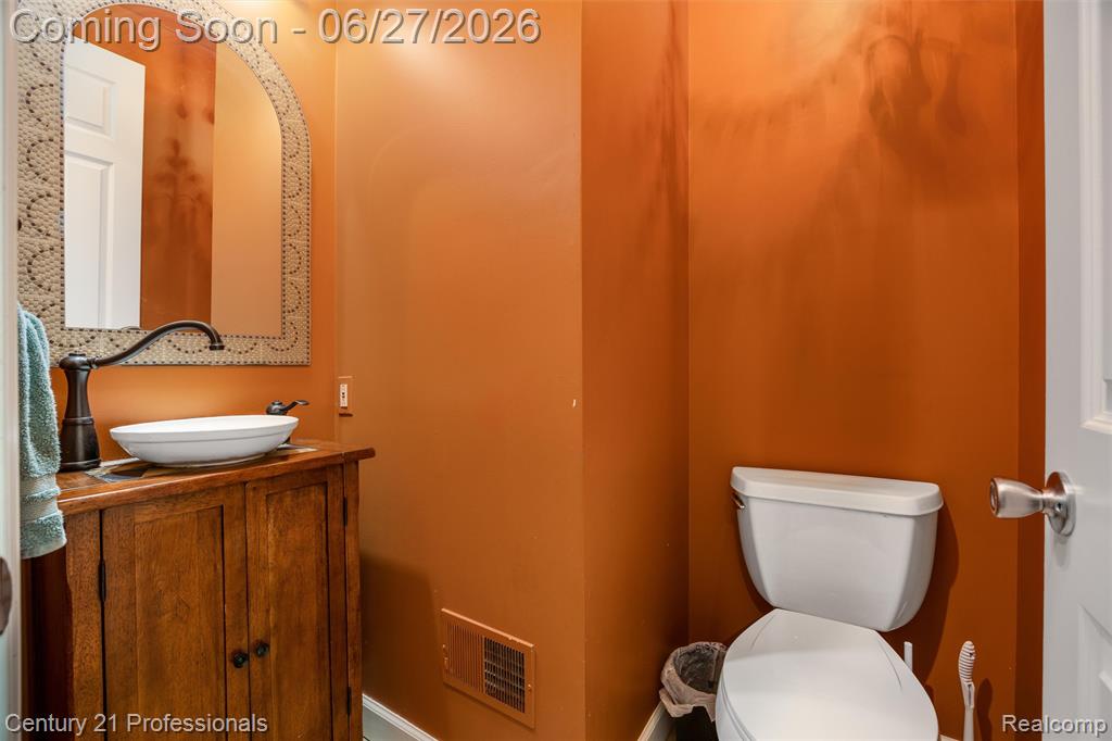 8928 Wild Iris Court, Davisburg, MI 48350 — Photo 19