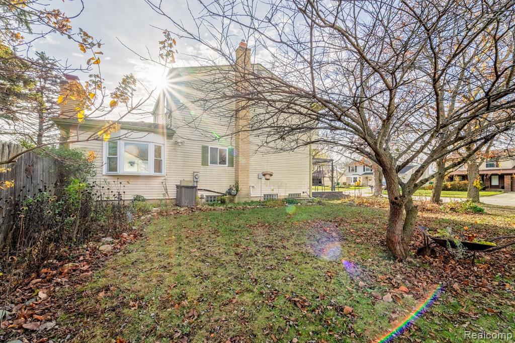 5809 HUNTINGTON Drive, Ypsilanti, MI 48197 — Photo 13