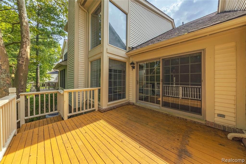 7277 Simsbury Drive, West Bloomfield, MI — Photo 38