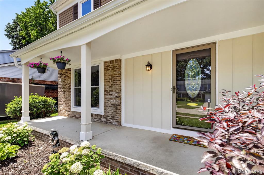 451 Lansdowne Drive, Westland, MI — Photo 4