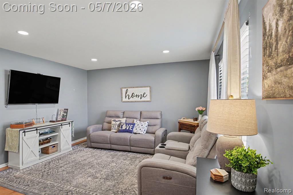 790 Luna Court, Lake Orion, MI 48362 — Photo 4