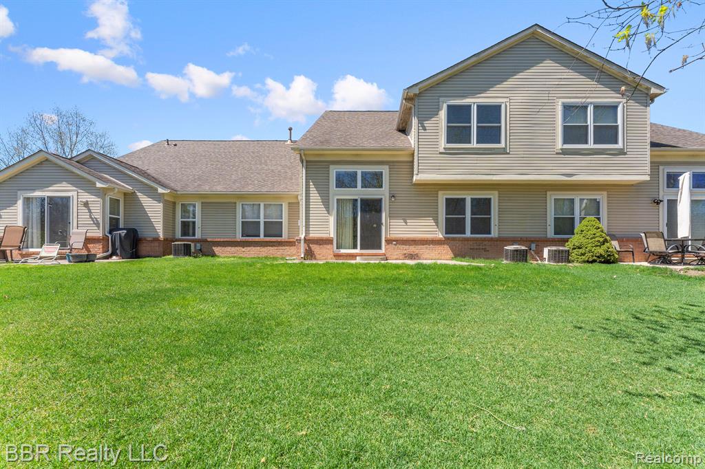 5485 GREENWAY Drive, Trenton, MI, 48183