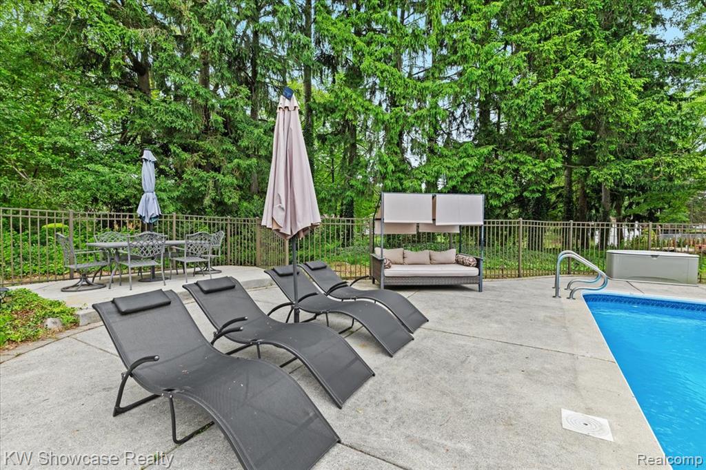 52890 Seven Oaks Drive, Shelby Twp, MI 48316 — Photo 46