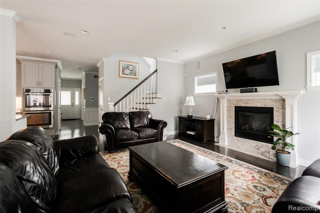 302 S Blair Avenue - Photo 2