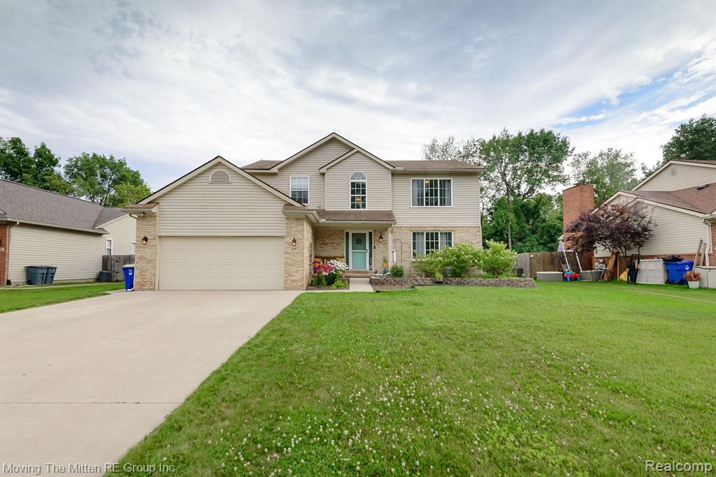 5861 MEADOWGREENE Drive, Waterford, MI 48327 — Photo 53