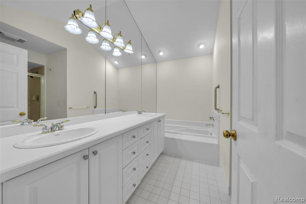 881 Tartan Trail, Bloomfield Hills, MI 48304 — Photo 15