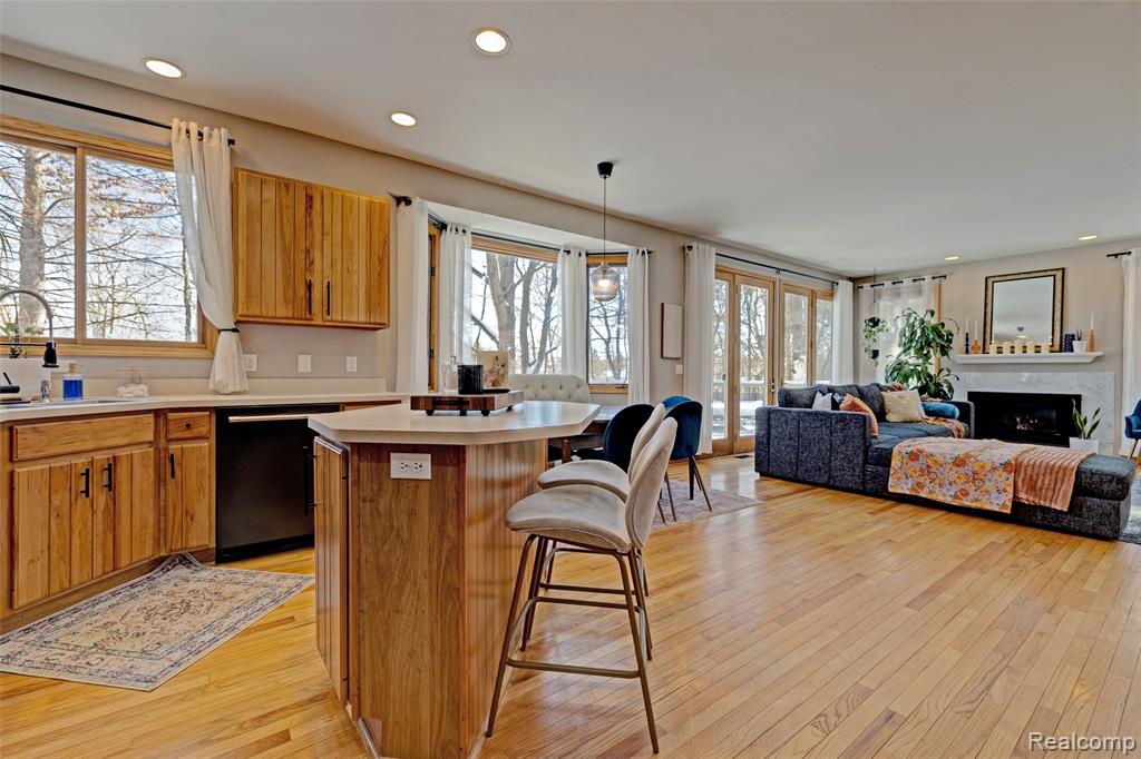 9619 Tree Top Court, Pinckney, MI, 48169